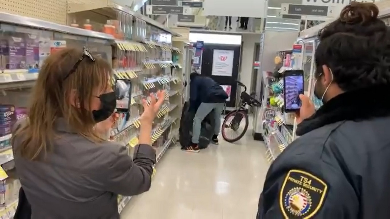 San Francisco: Shopping without Stopping–to Pay!
