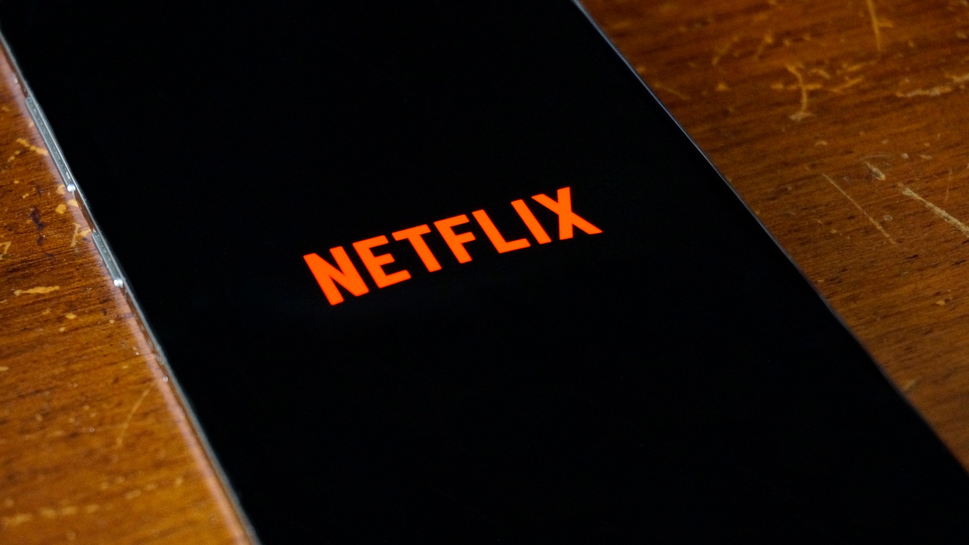 Netflix just lost 20 billion bucks and Disney Plus is bleeding Subscribers. (video)