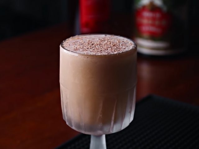 Let’s Make a Brandy Alexander for Christmas Time