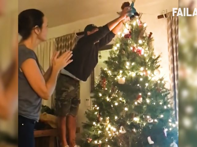 Hilarious Christmas Fails