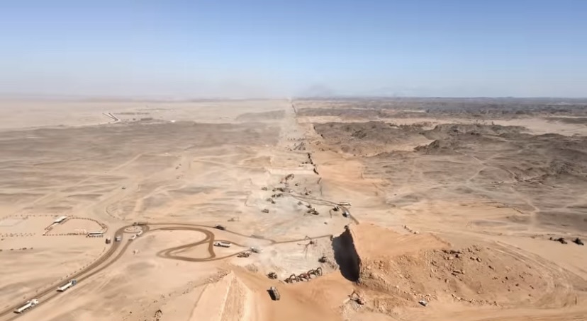 Holy crap! They are actually building ‘The Line’ megacity in Saudi Arabia. (Video)