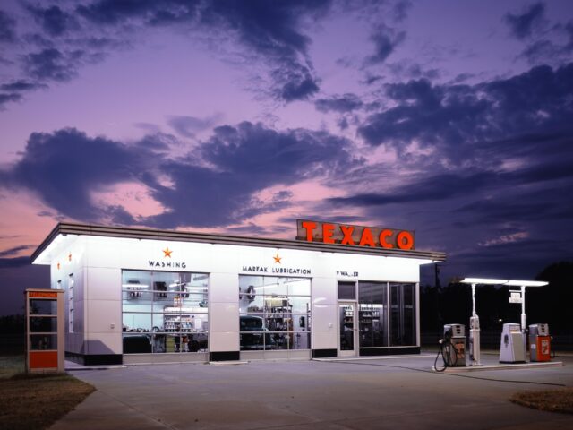 Free gas for crazy dance? It happened. (video)