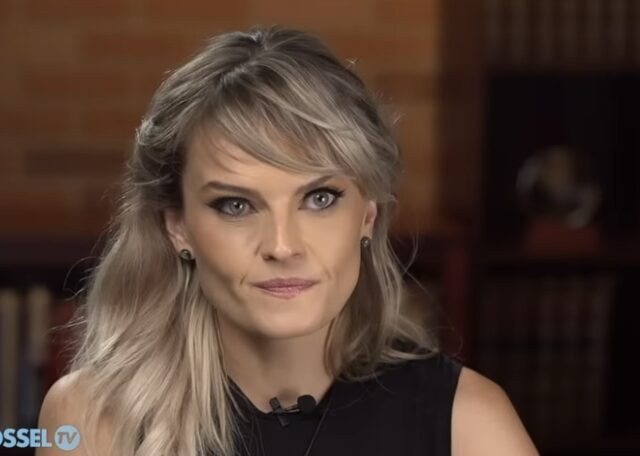 YouTuber Gloria Alverez has inside scoop on Socialism.
