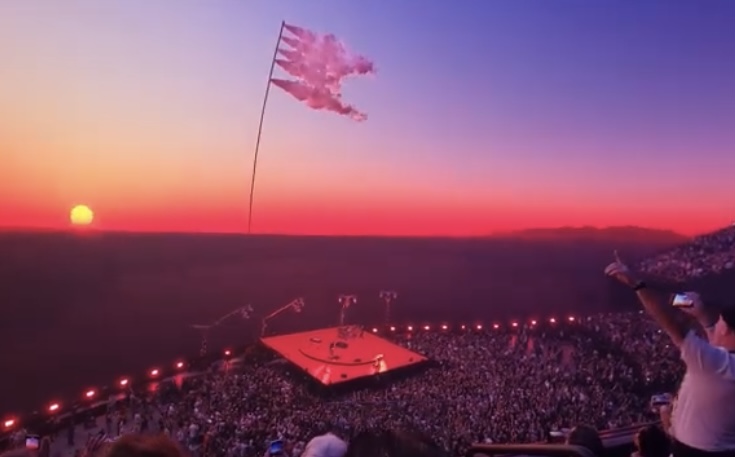 This video from INSIDE The U2 show at The Sphere is everything we hoped. Cool AF! (video)