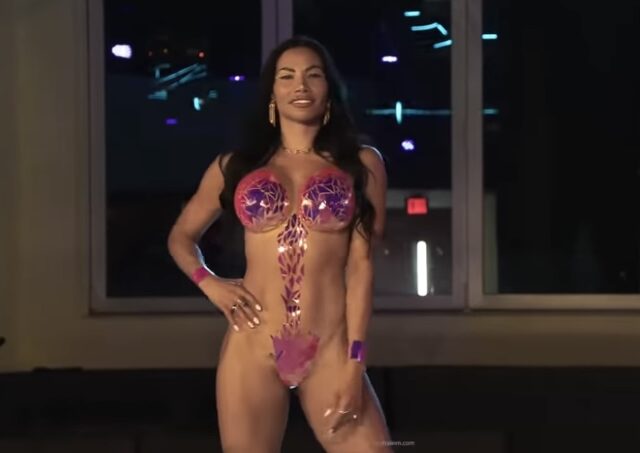 Miami, Models & Nothing but tape. So awesome! (video)