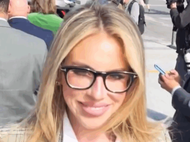 Amazing AI – Nancy Pelosi Loses It in fake news clip. Hilarious stuff!